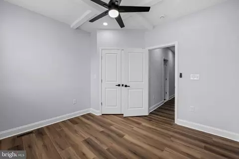 Entry Way - 3904 Mount Pleasant Ave, Baltimore, MD 21224 photo 7 of 11