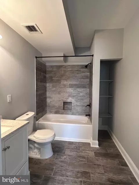 Bath - 3124 E Baltimore St, Baltimore, MD 21224 photo 4 of 10