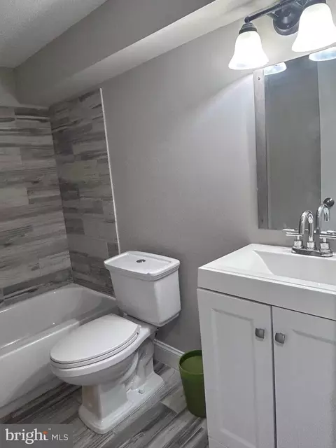 Bath - 3124 E Baltimore St, Baltimore, MD 21224 photo 9 of 10