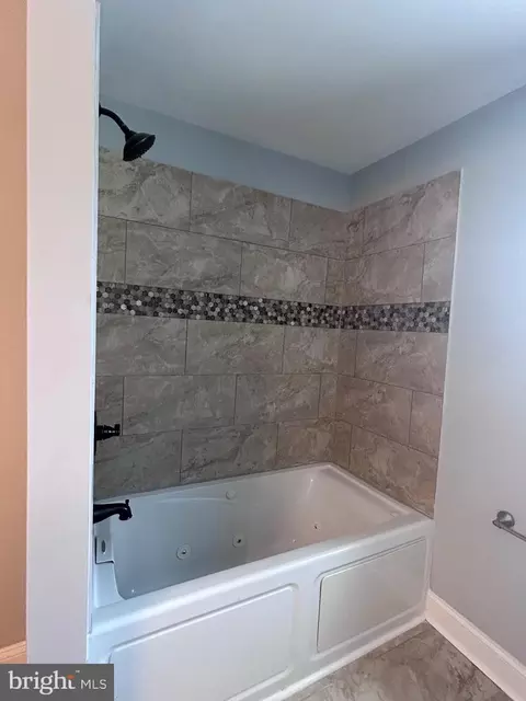 Bath - 3124 E Baltimore St, Baltimore, MD 21224 photo 8 of 10