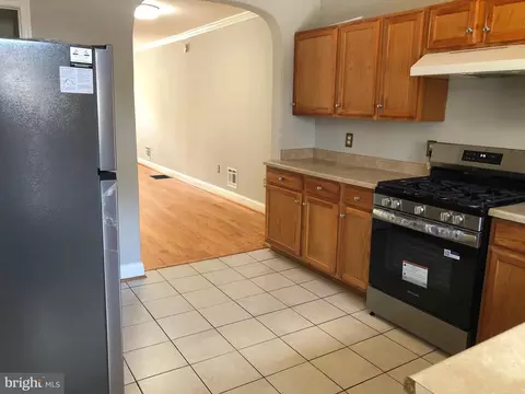 Kitchen - 618 S Macon St, Baltimore, MD 21224 photo 4 of 5