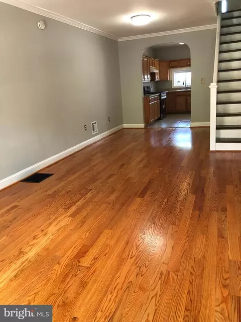 Living - 618 S Macon St, Baltimore, MD 21224 photo 4 of 6
