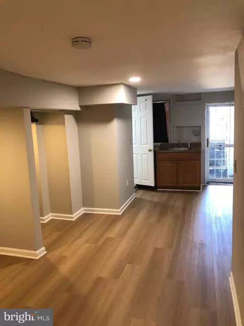 Entry Way - 618 S Macon St, Baltimore, MD 21224 photo 4 of 5
