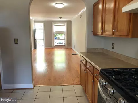 Entry Way - 618 S Macon St, Baltimore, MD 21224 photo 3 of 5