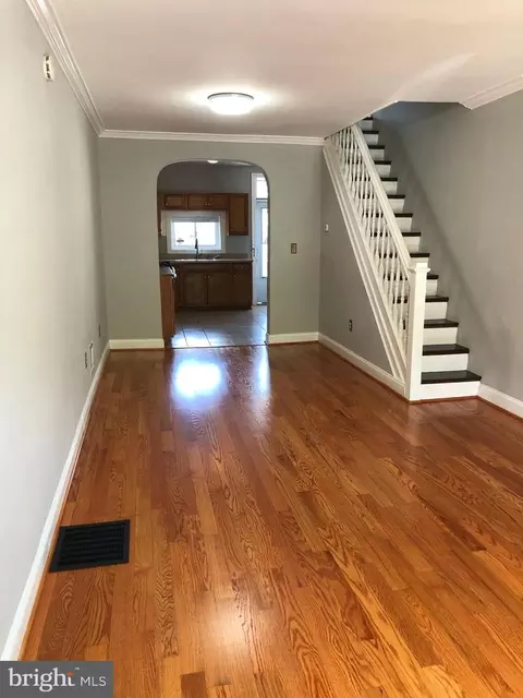 Living - 618 S Macon St, Baltimore, MD 21224 photo 2 of 6