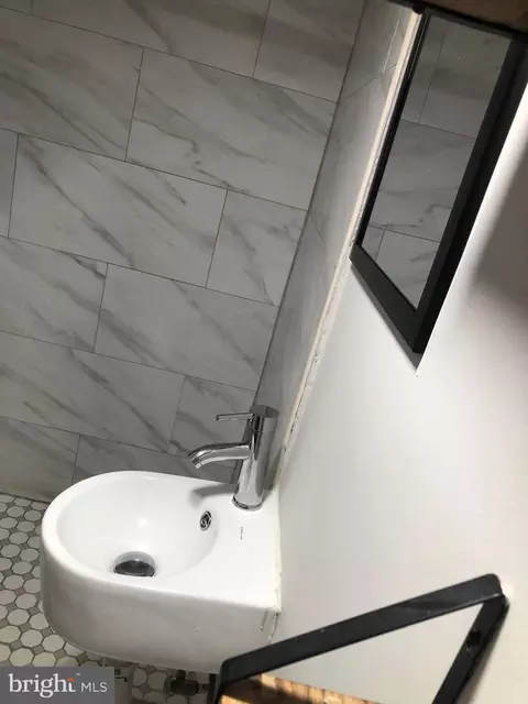 Bath - 618 S Macon St, Baltimore, MD 21224 photo 6 of 8