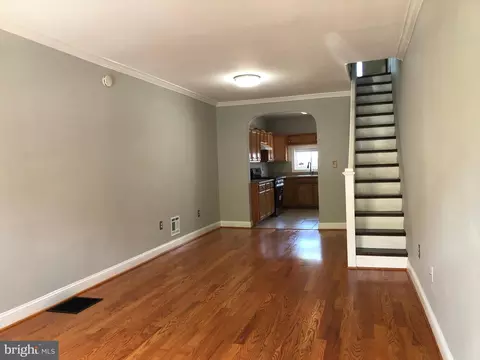 Living - 618 S Macon St, Baltimore, MD 21224 photo 3 of 6