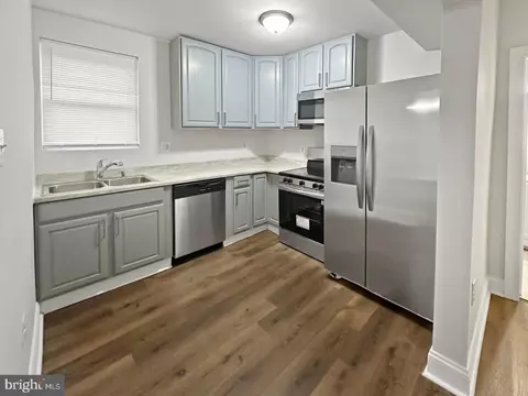Entry Way - 910 N Arlington Ave, Baltimore, MD 21217 photo 1 of 1