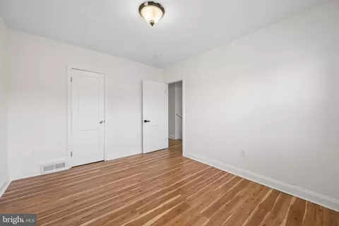 Bedroom - 1007 Saint Dunstans Rd, Baltimore, MD 21212 photo 2 of 5