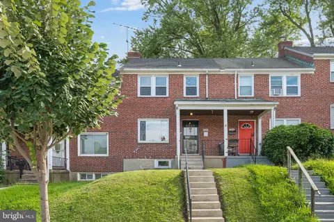 Exterior - 1007 Saint Dunstans Rd, Baltimore, MD 21212 photo 6 of 6
