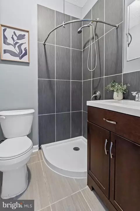 Bath - 1629 E Oliver St, Baltimore, MD 21213 photo 1 of 3
