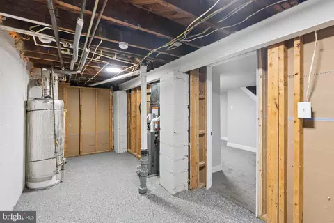 Entry Way - 4035 Annellen Rd, Baltimore, MD 21215 photo 7 of 7