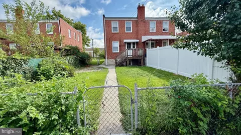 Exterior - 1216 Pine Heights Ave, Baltimore, MD 21229 photo 2 of 3