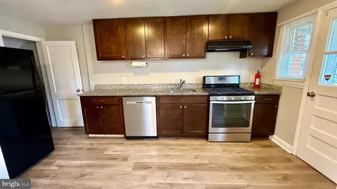Entry Way - 1216 Pine Heights Ave, Baltimore, MD 21229 photo 1 of 2