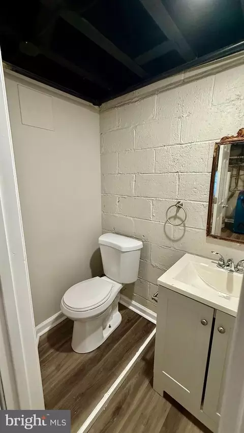 Bath - 1216 Pine Heights Ave, Baltimore, MD 21229 photo 3 of 3