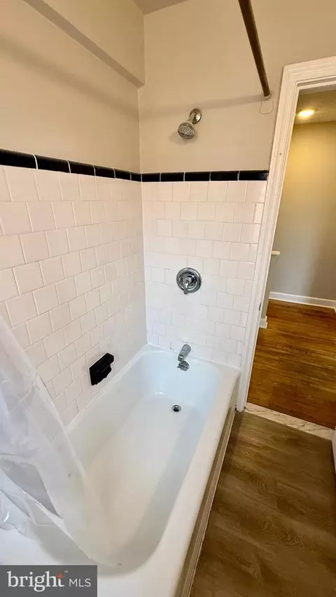 Bath - 1216 Pine Heights Ave, Baltimore, MD 21229 photo 1 of 3