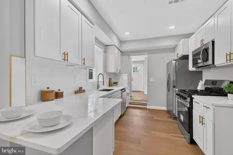 Kitchen - 3341 Chestnut Ave, Baltimore, MD 21211 photo 2 of 3