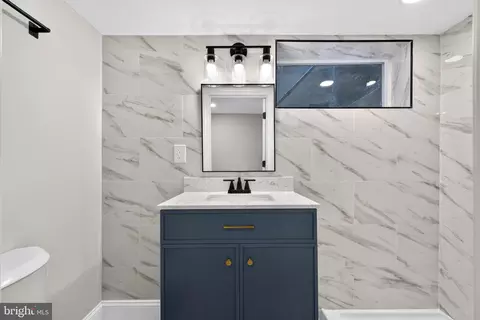 Bath - 3341 Chestnut Ave, Baltimore, MD 21211 photo 11 of 11