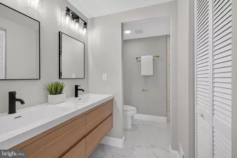 Bath - 3341 Chestnut Ave, Baltimore, MD 21211 photo 2 of 11