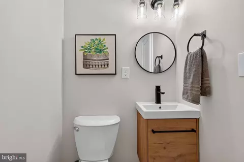 Bath - 3341 Chestnut Ave, Baltimore, MD 21211 photo 1 of 11