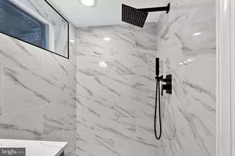 Bath - 3341 Chestnut Ave, Baltimore, MD 21211 photo 10 of 11