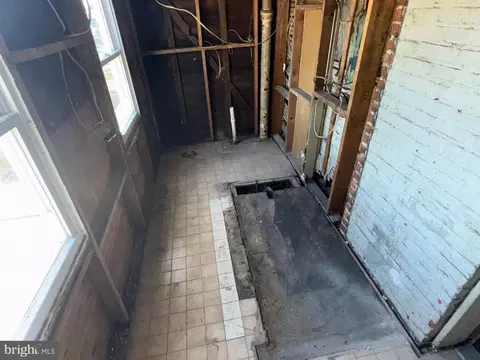 Entry Way - 2105 Ramsay St, Baltimore, MD 21223 photo 3 of 4