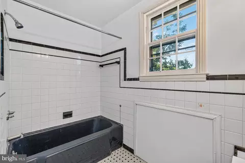 Bath - 3322 Moravia Rd, Baltimore, MD 21214 photo 1 of 2