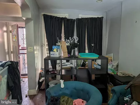 Entry Way - 212 S Monastery Ave, Baltimore, MD 21229 photo 1 of 4