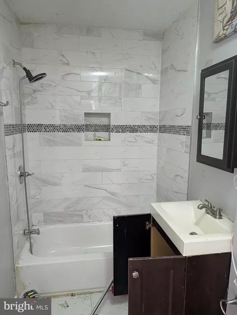 Bath - 212 S Monastery Ave, Baltimore, MD 21229 photo 1 of 1