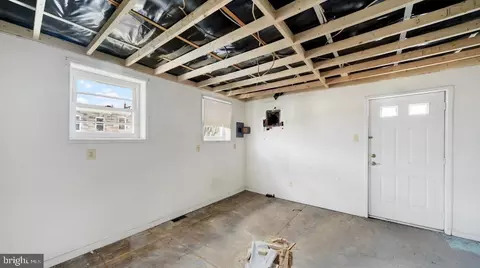 Entry Way - 3209 E Lombard St, Baltimore, MD 21224 photo 5 of 8