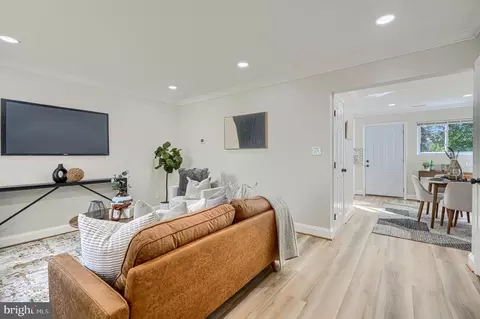 Entry Way - 2608 Huron St, Baltimore, MD 21230 photo 1 of 2