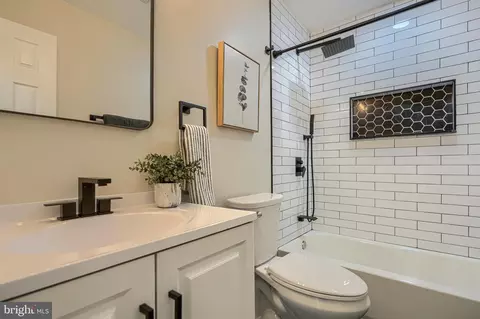 Bath - 2608 Huron St, Baltimore, MD 21230 photo 4 of 5