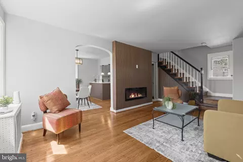 Living - 800 Radnor Ave, Baltimore, MD 21212 photo 2 of 3