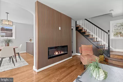 Entry Way - 800 Radnor Ave, Baltimore, MD 21212 photo 2 of 4