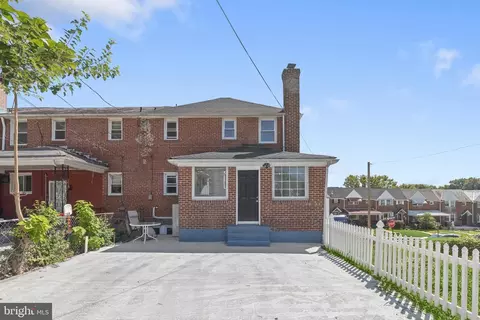 Exterior - 800 Radnor Ave, Baltimore, MD 21212 photo 3 of 4