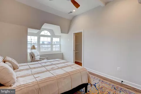Bedroom - 2414 Callow Ave, Baltimore, MD 21217 photo 10 of 15