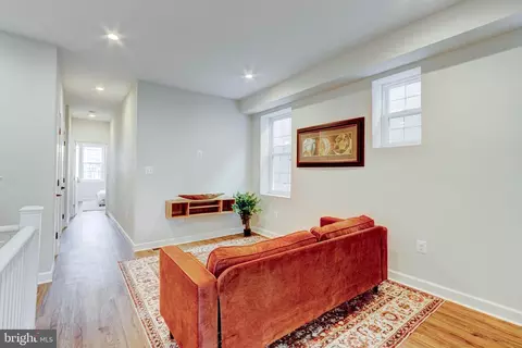 Entry Way - 2414 Callow Ave, Baltimore, MD 21217 photo 7 of 13