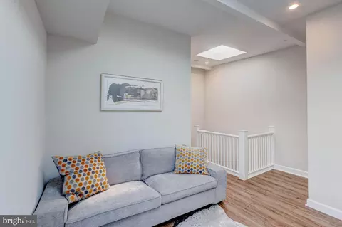 Entry Way - 2414 Callow Ave, Baltimore, MD 21217 photo 11 of 13