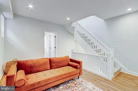 Entry Way - 2414 Callow Ave, Baltimore, MD 21217 photo 8 of 13
