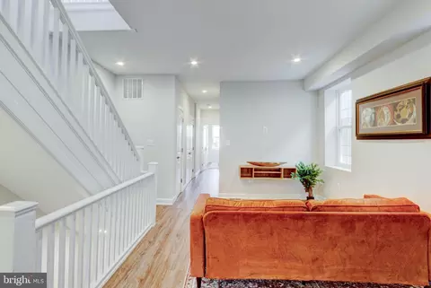 Entry Way - 2414 Callow Ave, Baltimore, MD 21217 photo 6 of 13