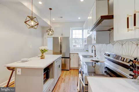 Kitchen - 2414 Callow Ave, Baltimore, MD 21217 photo 6 of 7