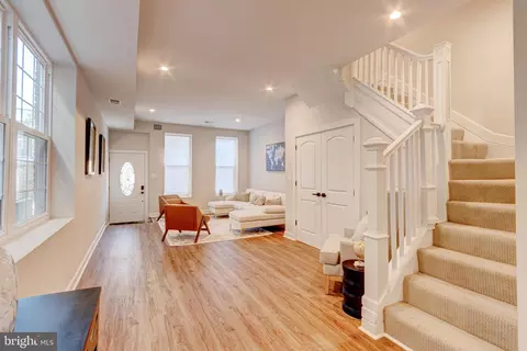 Entry Way - 2414 Callow Ave, Baltimore, MD 21217 photo 5 of 13