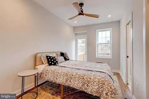 Bedroom - 2414 Callow Ave, Baltimore, MD 21217 photo 4 of 15