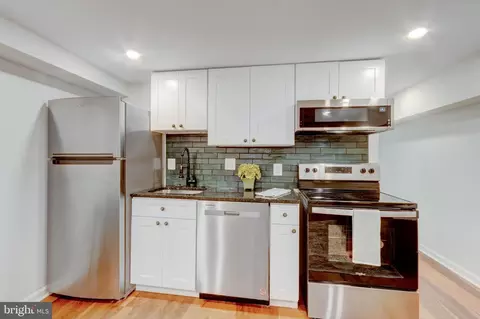 Kitchen - 2414 Callow Ave, Baltimore, MD 21217 photo 3 of 7