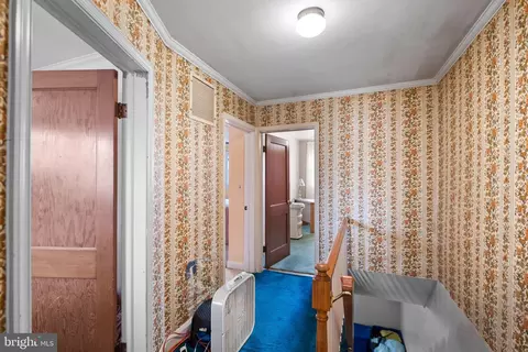 Entry Way - 4524 Shamrock Ave, Baltimore, MD 21206 photo 4 of 5
