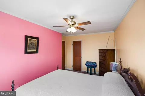 Bedroom - 4524 Shamrock Ave, Baltimore, MD 21206 photo 7 of 7