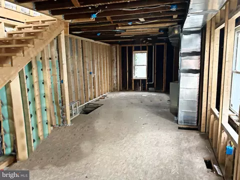 Entry Way - 3716 Boarman Ave, Baltimore, MD 21215 photo 1 of 4