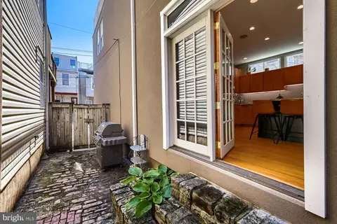 Exterior - 1457 Covington St, Baltimore, MD 21230 photo 7 of 8