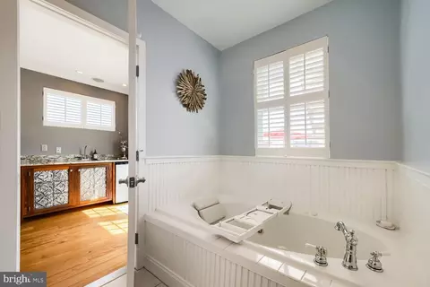 Bath - 1457 Covington St, Baltimore, MD 21230 photo 6 of 6