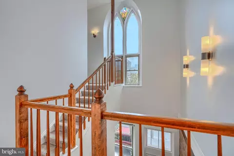 Entry Way - 144 E Clement St E #A, Baltimore, MD 21230 photo 4 of 8